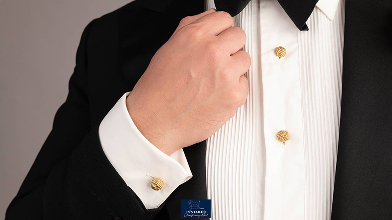Bộ vest tuxedo là gì? Tìm hiểu cách mặc Tuxedo vest chuẩn chỉnh 21 Bộ vest tuxedo là gì? Tìm hiểu cách mặc Tuxedo vest chuẩn chỉnh