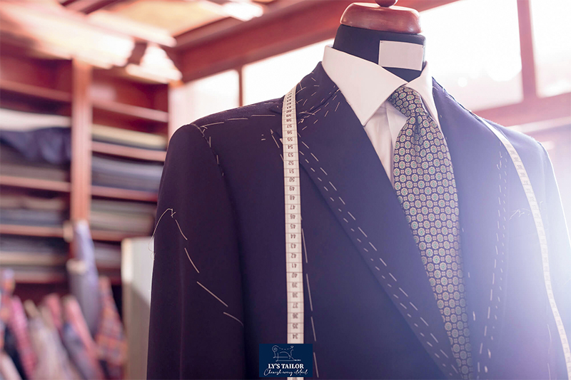 Hướng dẫn cách đo áo vest nam từng bước chi tiết nhất