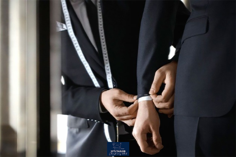 Hướng dẫn cách đo áo vest nam từng bước chi tiết nhất