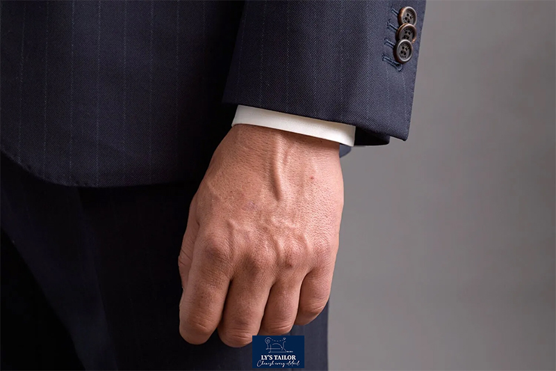Hướng dẫn cách sửa áo vest chuẩn form dáng 10 Hướng dẫn cách sửa áo vest chuẩn form dáng