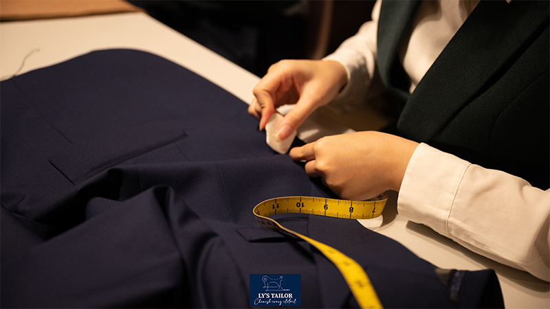 Hướng dẫn cách sửa áo vest chuẩn form dáng 14 Hướng dẫn cách sửa áo vest chuẩn form dáng
