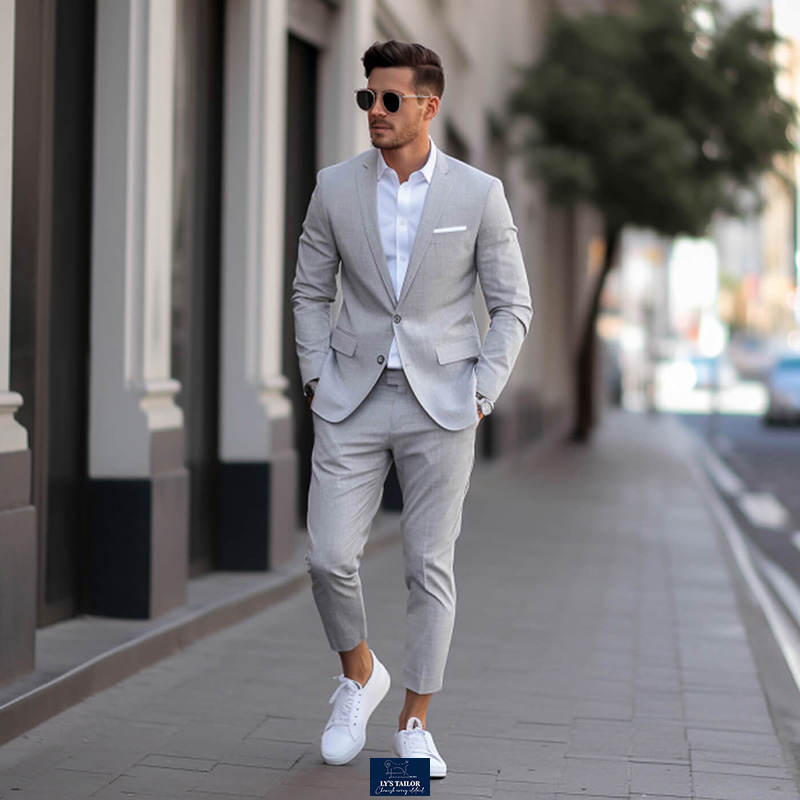 Mặc vest đi giày thể thao sneaker sao cho chất