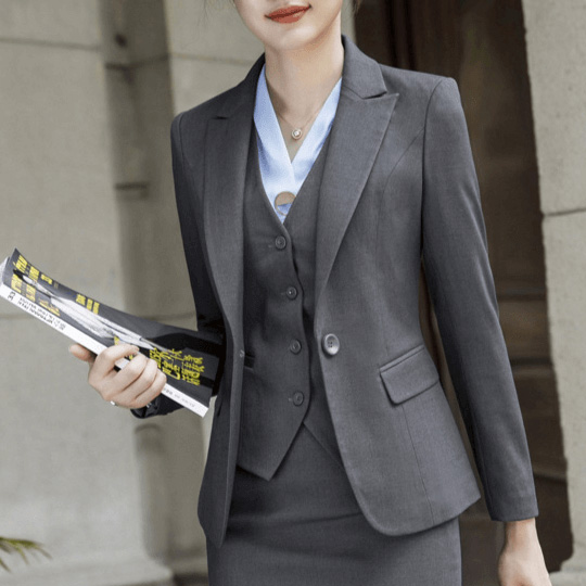 Dịch vụ may áo vest nữ tại LYS Tailor