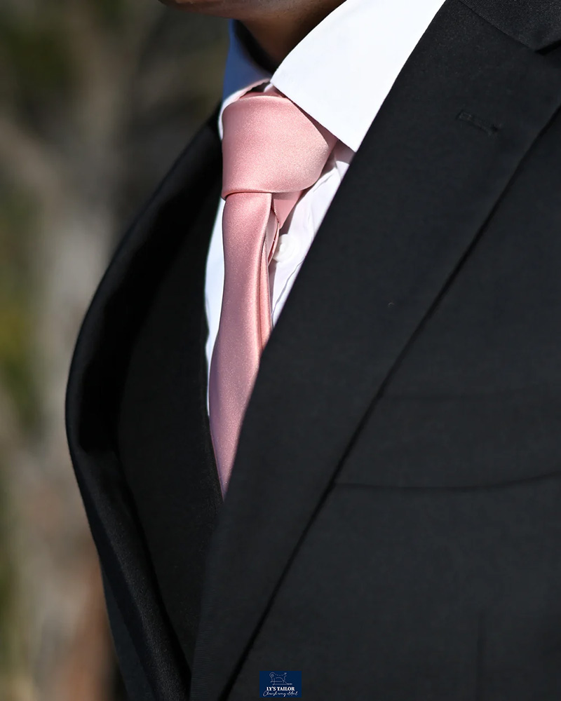 Vest đen cà vạt màu gì sang trọng, đẳng cấp? - LYS Tailor