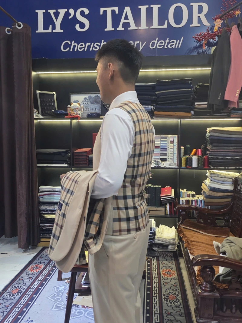 Hình ảnh thực tế tại LYS Tailor